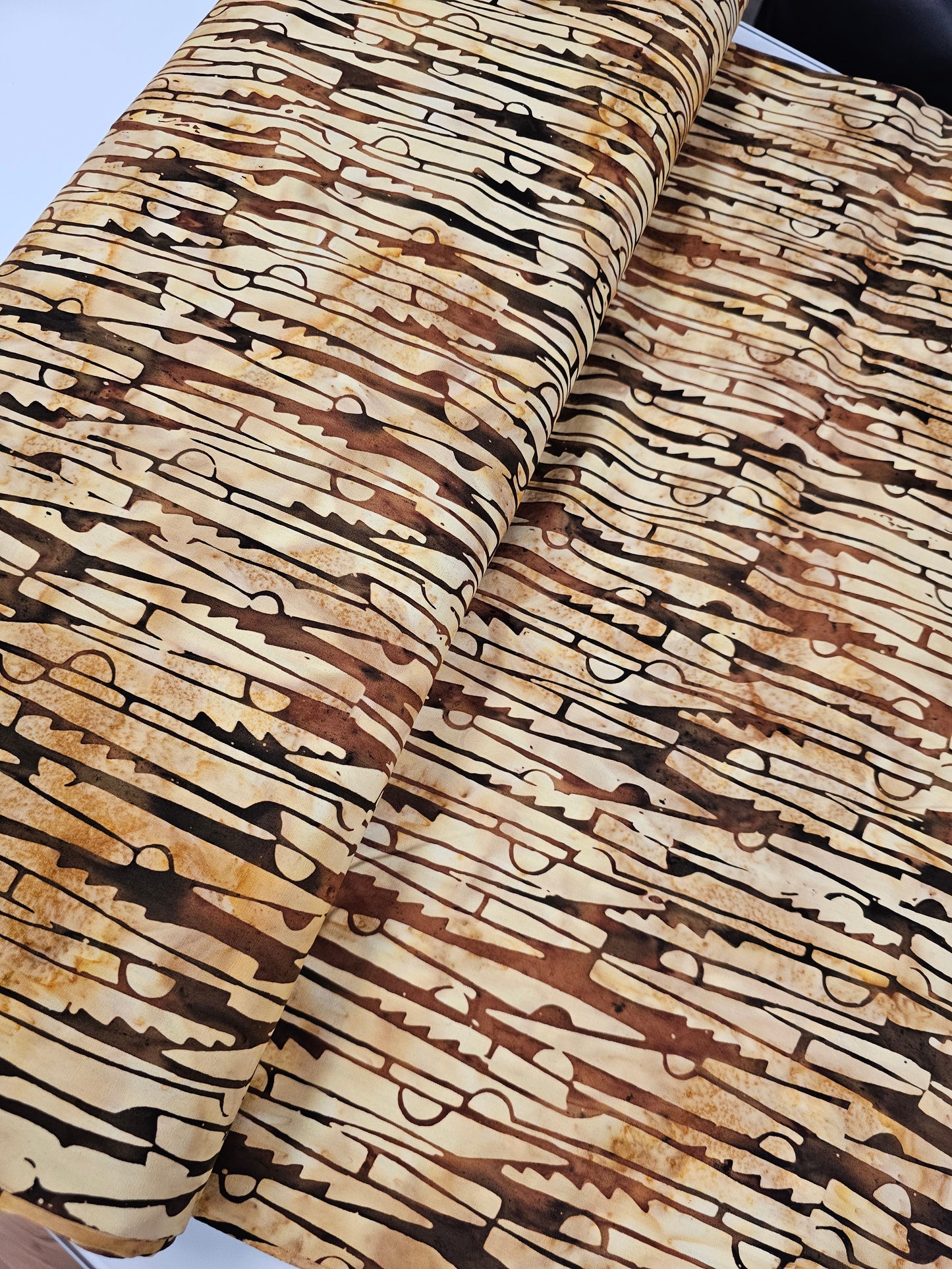 Island Batik Vertical Edges Latte