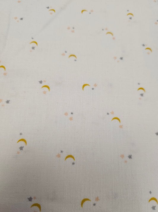 Riley Blake Seasonal Basics Moons C653 Cream