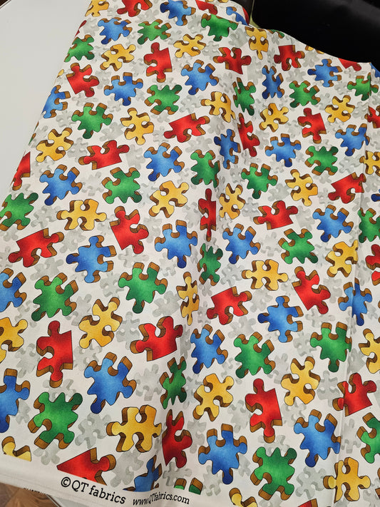 QT Fabrics This and That V Puzzle Pieces White