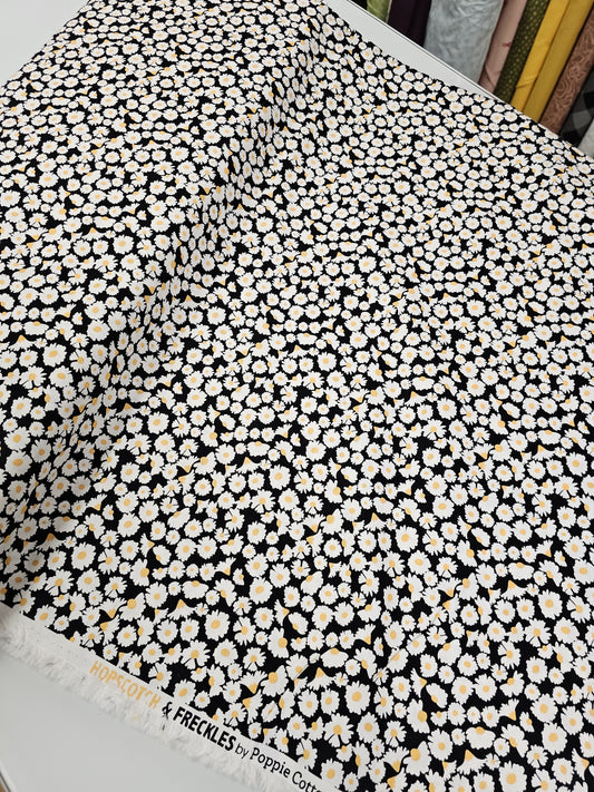 Poppie Cotton Hopscotch & Freckles Mini Calico Daisies Black HF21921