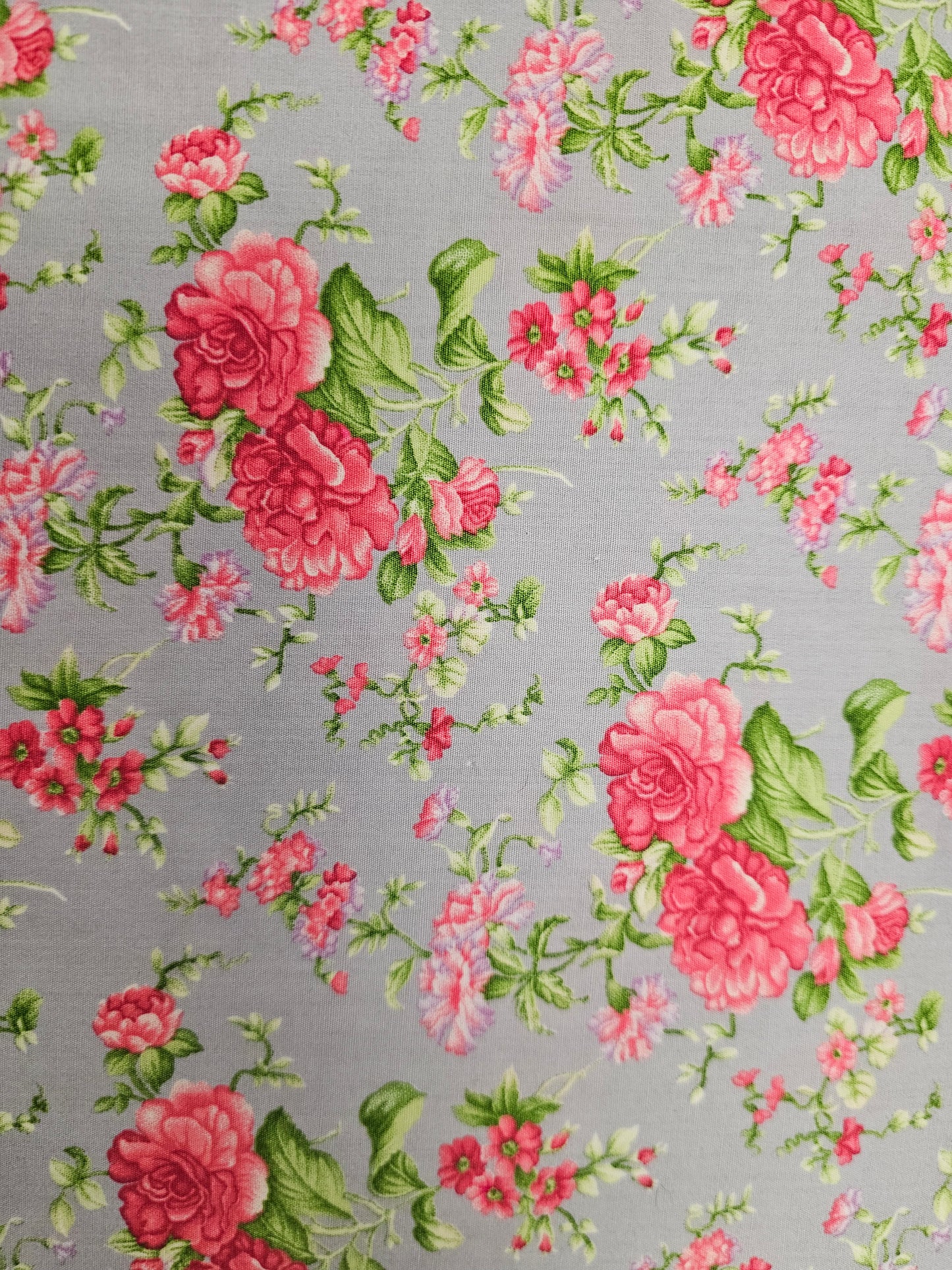 Mook Fabrics Pink Roses on Light Grey 113079