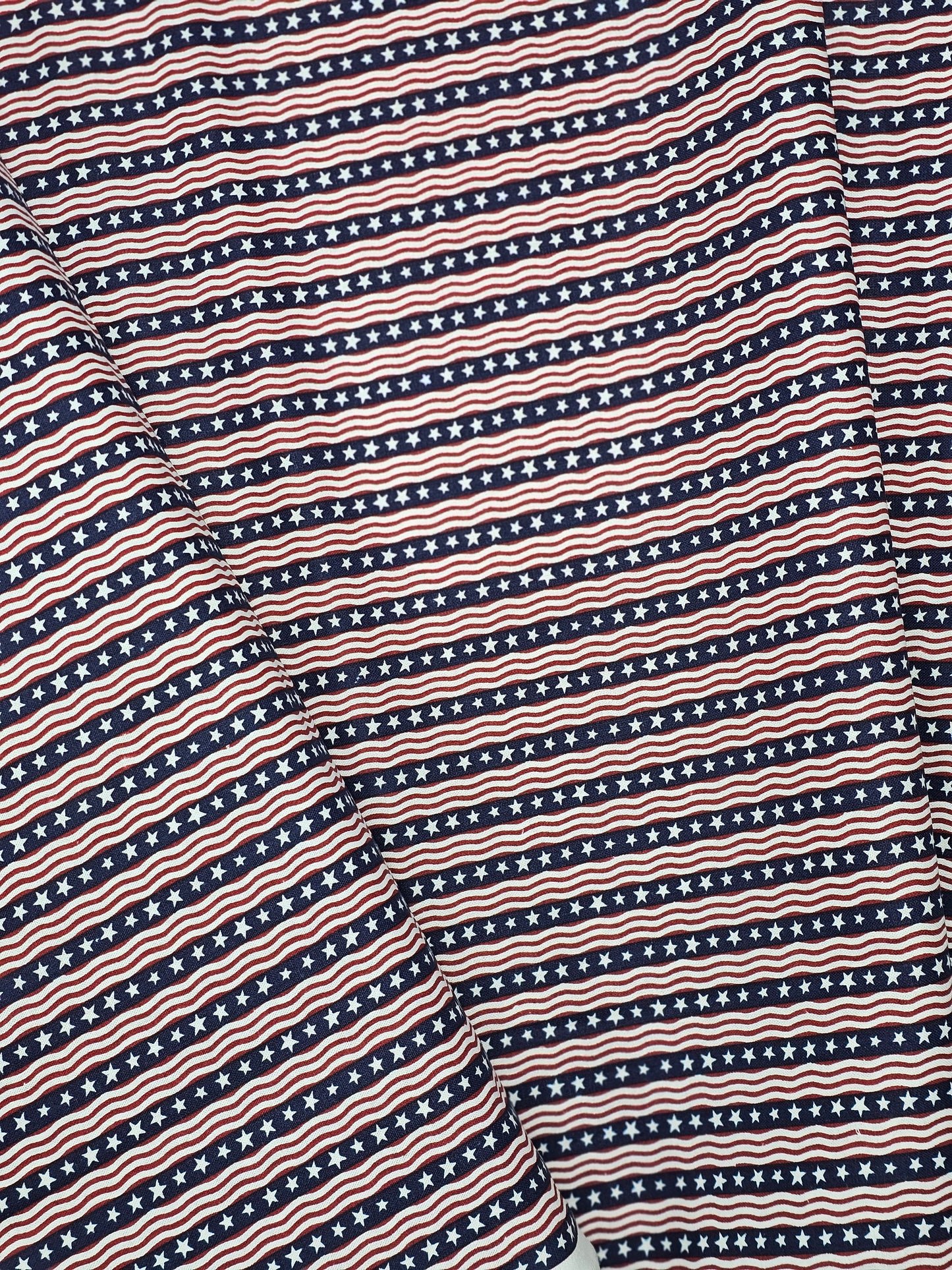 1062 Patriotic Waving Stars on Stripes