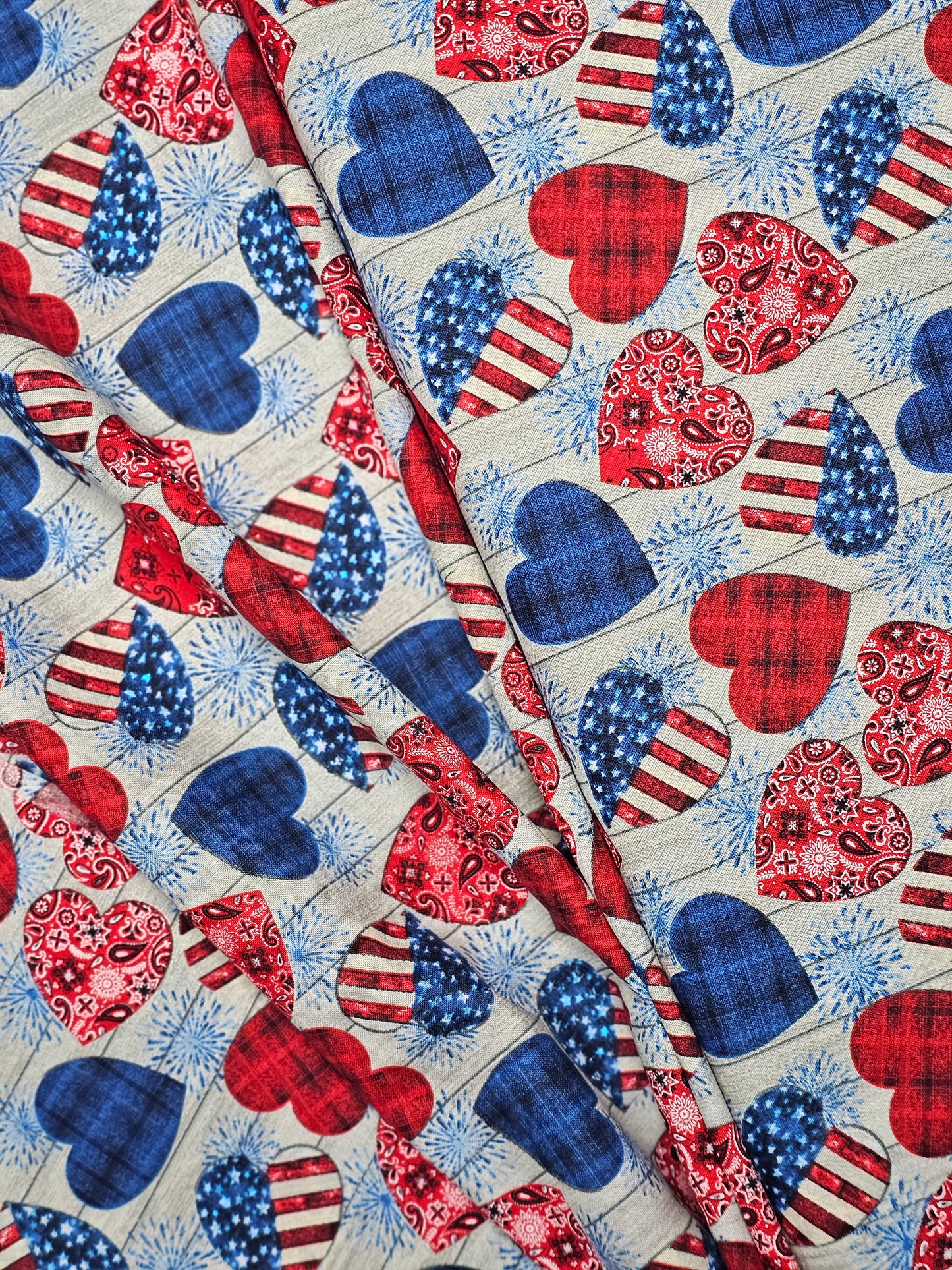 1058 Patriotic Tossed American Hearts