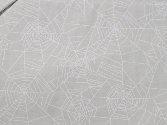 8798 Clothworks Little Miss Khaki Spiderweb Y3524-11