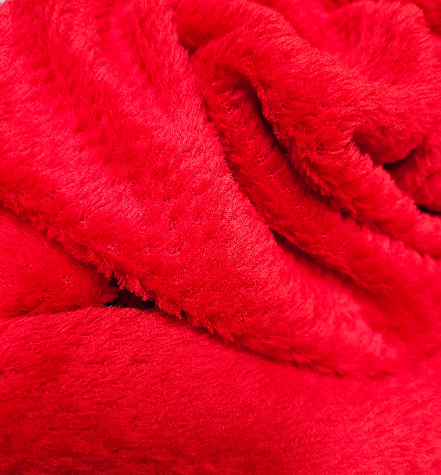 5010 POLARTEC HIGH LOFT FLEECE GRID STYLE 100% POLYESTER in RED