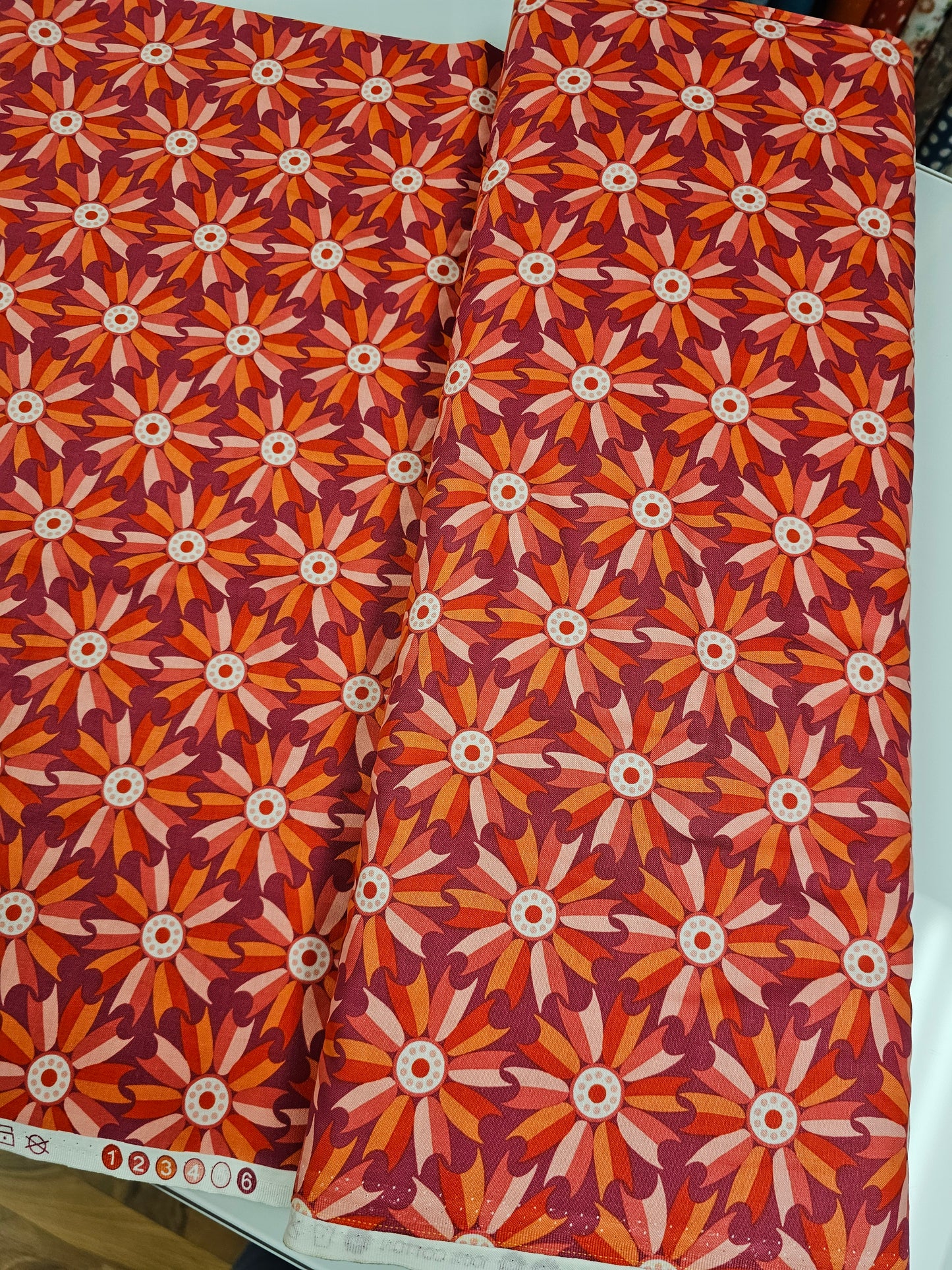 Figo (a division of Northcott) Midsommar Windmill Flower Red