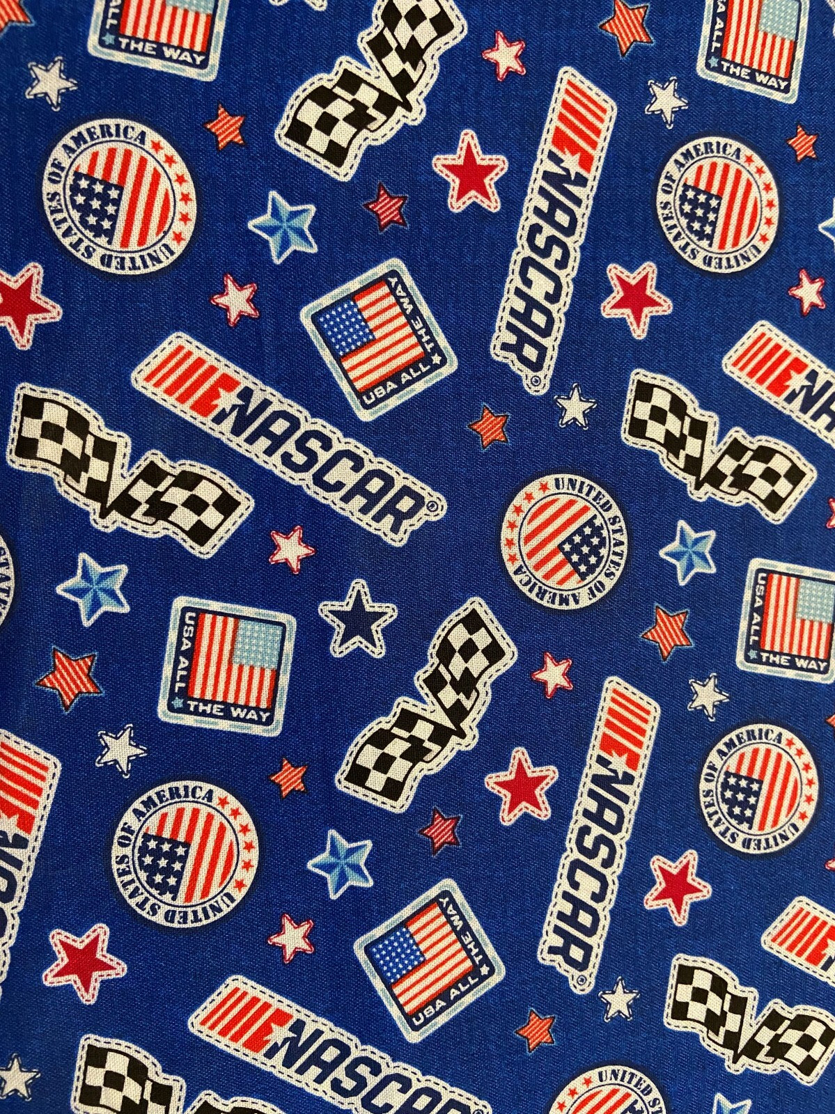 8737 Camelot Fabrics Nascar USA Badges 39200103WM04