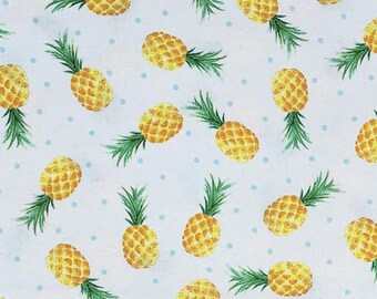 8256 Benartex Designer Fabrics Fun In The Sun Pineapple Fun White 12594-09